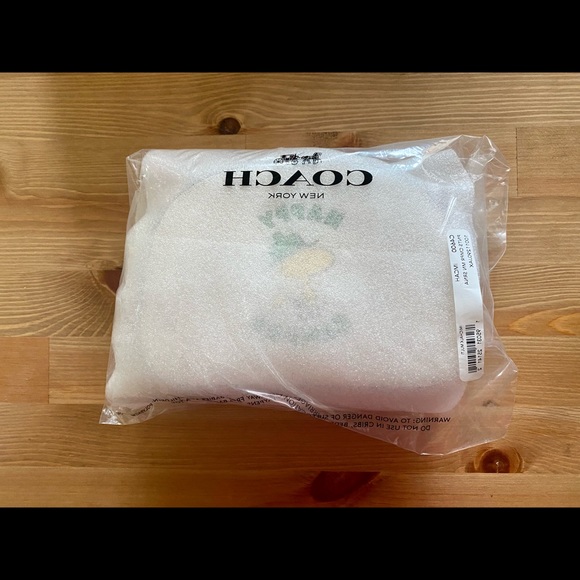 ⭐️ Limited Edition Peanuts by Coach - Picture 7 of 7